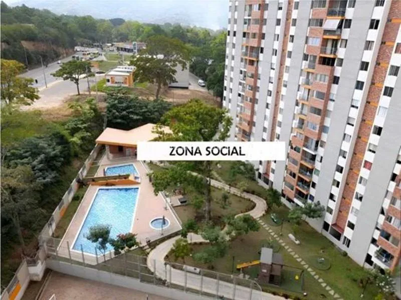 Zona social y torres de Arboreto Parque Residencial