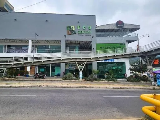Fachada de Eco Centro Comercial y Empresarial